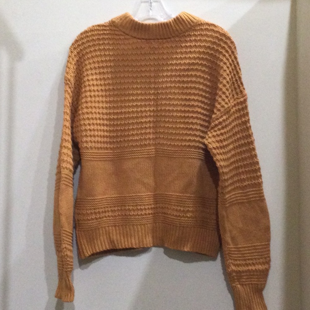 Universal Thread Sweater - Picture 4 of 4
